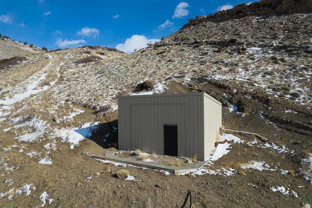 635 Canyon Rd - exterior