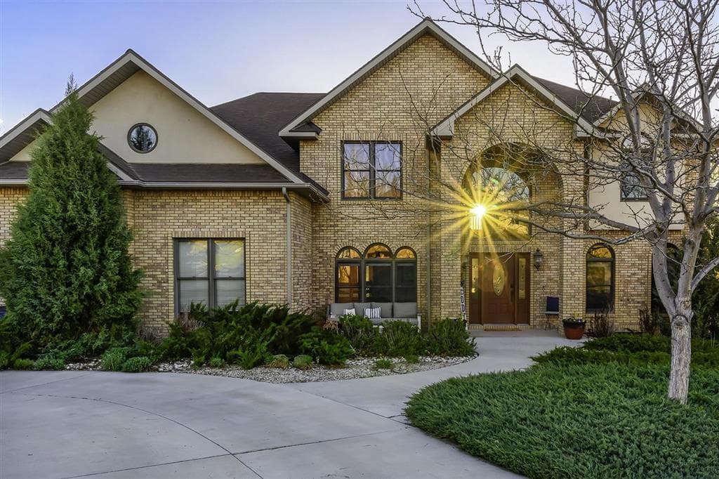 407 Indigo Circle - view