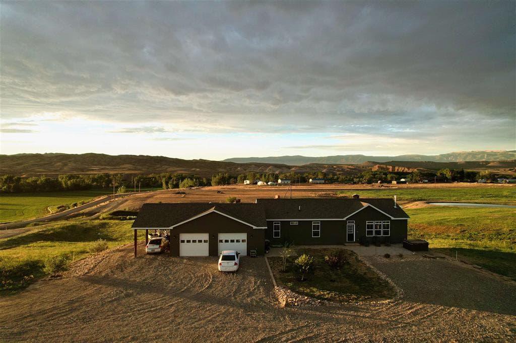 2822 Lane 33 1/2 - exterior