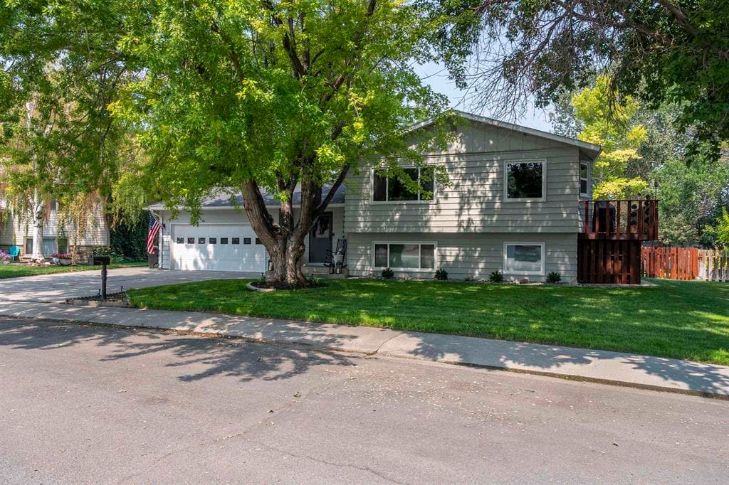 471 Sunlight Dr